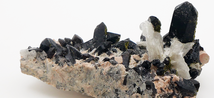 山東省産モリオンクラスター原石│自然のままのパワーストーン・空間